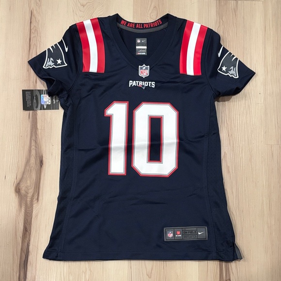 *OFFICIAL* New England Patriots Mac Jones Patriots Jersey Women’s Size S - Picture 1 of 14